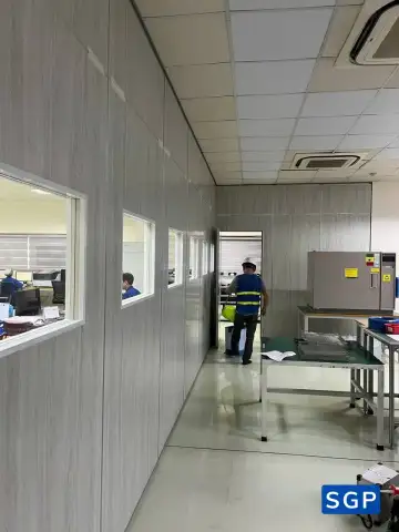 vách di động khung cửa kính