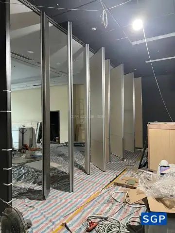 vách ngăn di động nhà hàng