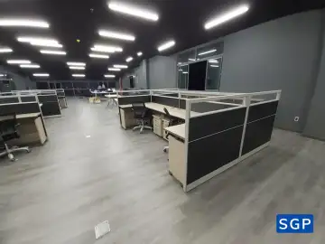 Lắp đặt vách ngăn nỉ kính