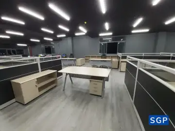 Lắp đặt vách ngăn nỉ kính