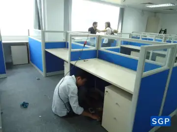 Sản xuất và lắp đặt vách nỉ kính