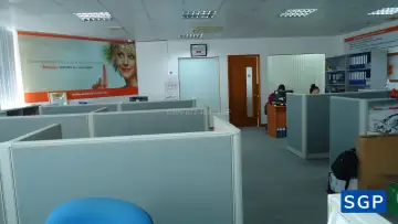 Sản xuất và lắp đặt vách nỉ