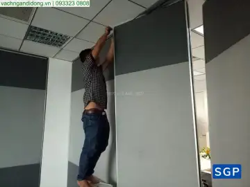 Sản xuất và lắp đặt vách di động cho công ty bào hiểm