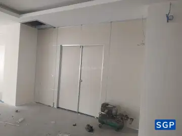 Sản xuất và lắp đặt vách di động cho nhà hàng