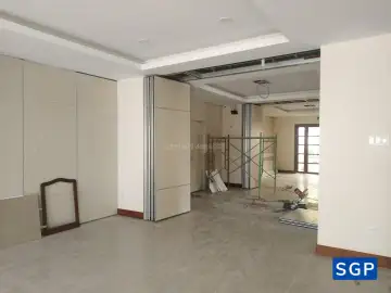 Sản xuất và lắp đặt vách di động cho nhà hàng