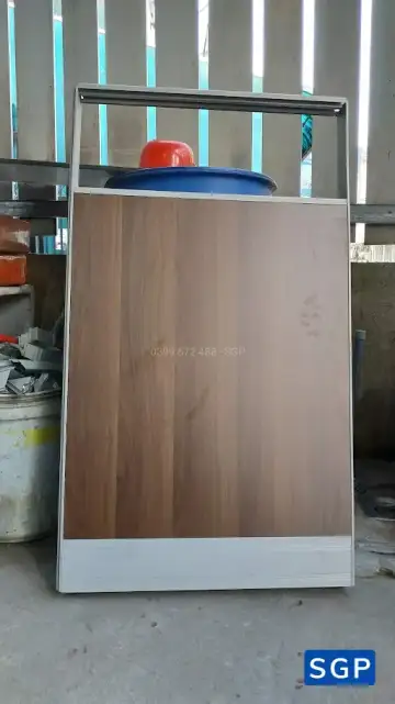 Sản xuất vách ngăn gỗ kính cho cửa hàng nội thất