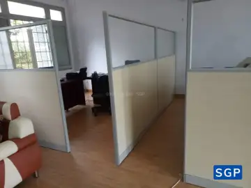 Giao vách ngăn lửng dùng để ngăn phòng