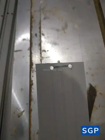 Giao vách gỗ kính