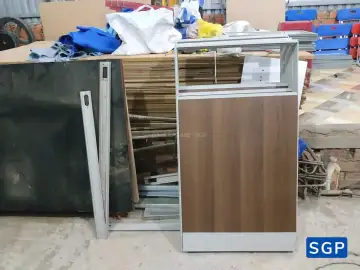Giao vách gỗ kính