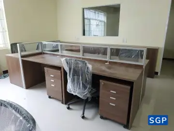 Giao vách gỗ kính