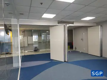 Sản xuất và lắp đặt vách di động