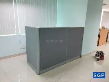 Giao hàng và lắp đặt vách nỉ