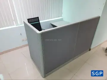 Giao hàng và lắp đặt vách nỉ