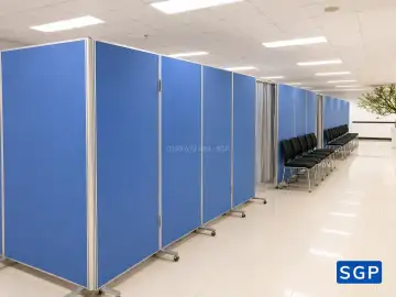 sản xuất vách ngăn có bánh xe