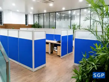 SSA lắp đặt vách ngăn nỉ kính 