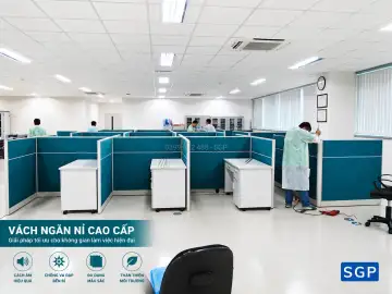 Giao hàng và lắp đặt vách nỉ