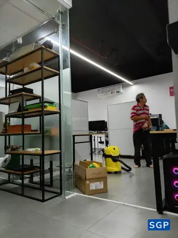 063026 - Sản xuất vách lắp đặt vách ngăn có bánh xe