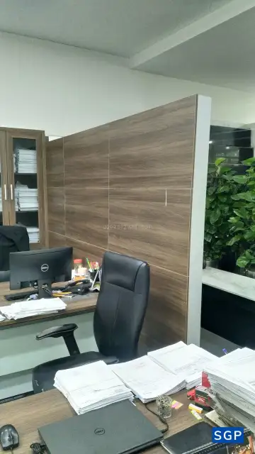 sửa vách ngăn có bánh xe