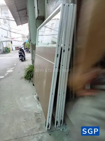 Lắp vách ngăn lửng cho trường học quốc tế gần Cấu Sài Gòn