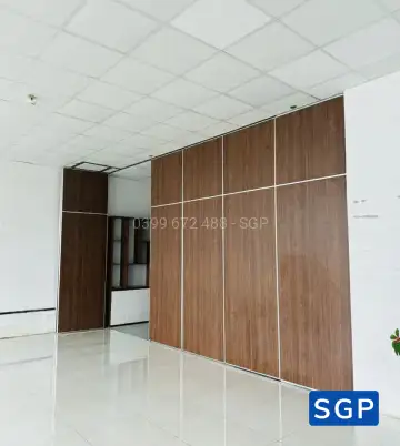 Hoàn thiện vách di động vẫn gỗ