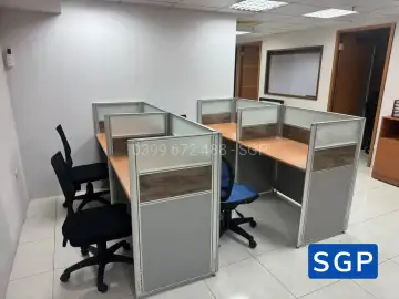 Giao vách gỗ kính decal mờ