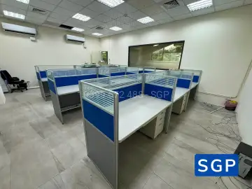 Lắp đặt hoàn thiện vách ngăn bàn làm việc