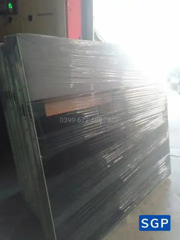 Vách ngăn nỉ khung nhôm 2 múi