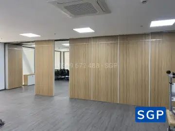 Hoàn thiện vách di động vẫn gỗ