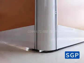 hoàn thiện vách ngăn bàn làm việc gỗ kính cho ngân hàng chi nhánh tại Đồng Nai
