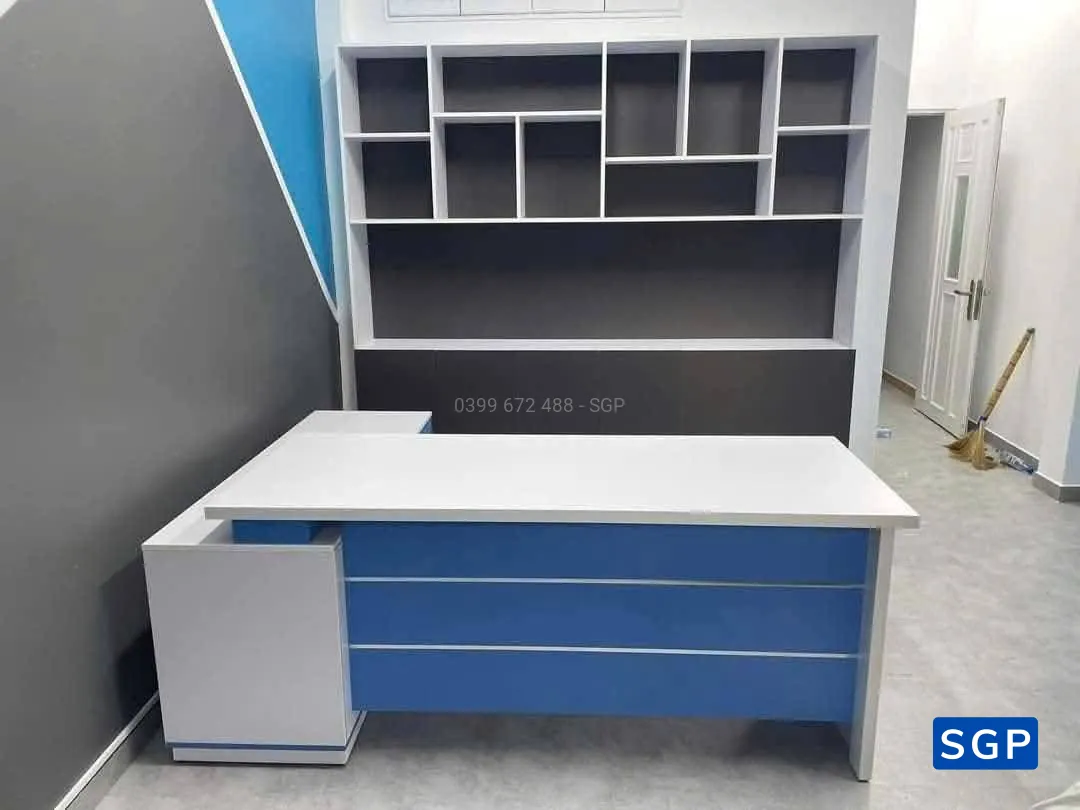 Bàn giám đốc C1