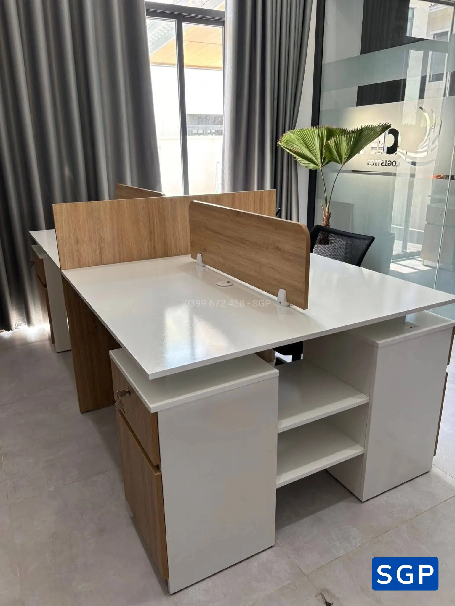 Bàn làm việc chân gỗ 4 người ngồi