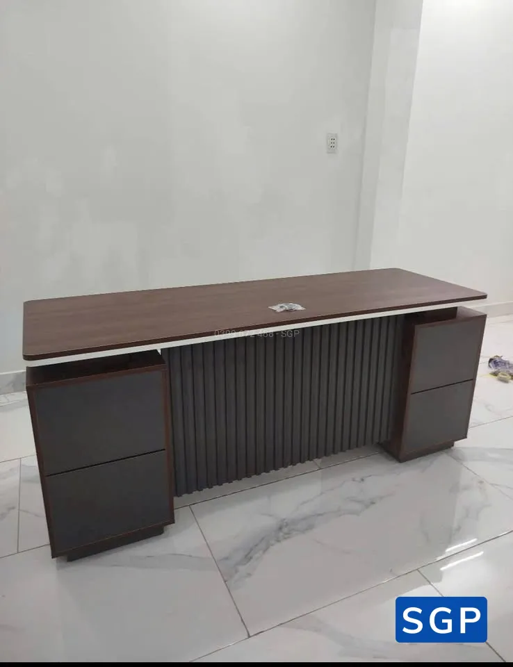 Bàn giám đốc C3